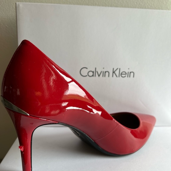 Women’s Calvin Klein Gayle Pump - Picture 2 of 2